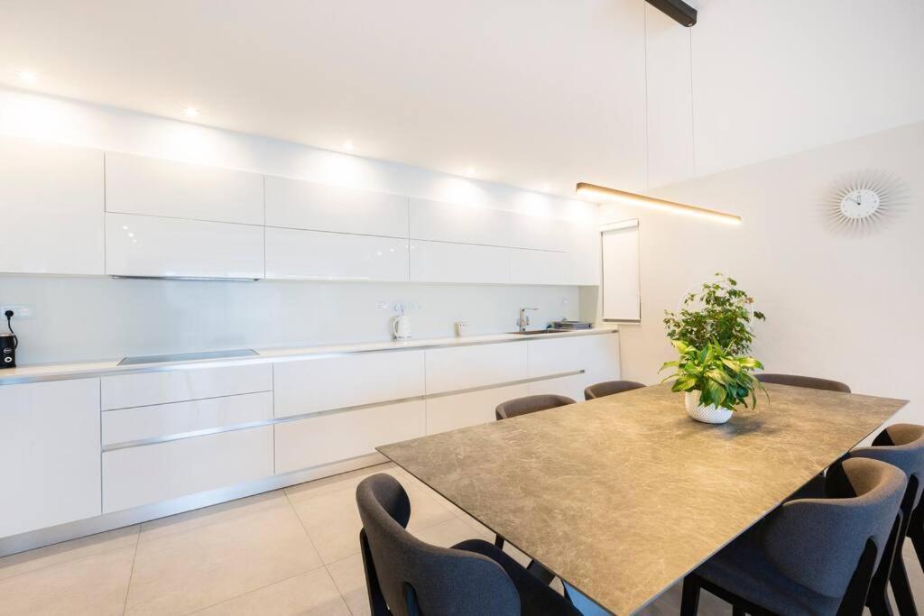 Ngh12 - Lovely And Spacious 2 Bedroom Apartment Naxxar Екстериор снимка